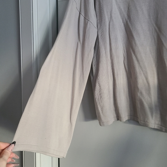 Babaton Long Sleeve - Picture 2 of 2